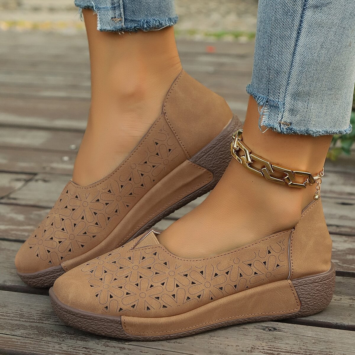 Women's Orthopedic Slip-On Flats with Arch Support โ Fashionable and Versatile Casual Shoes for All-Day Comfort